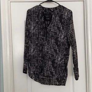 Professional top for office life